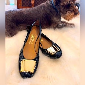 Ferragamo patent leather wedge with large gold buckle sz 81/2